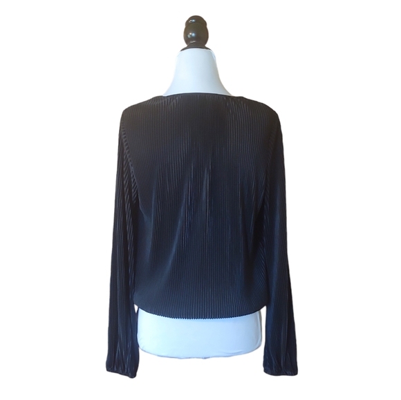 NWT Cupshe Black Pleated Long Lanturn Bell Sleeve V Surplice Summer Blouse Top S - Picture 5 of 11